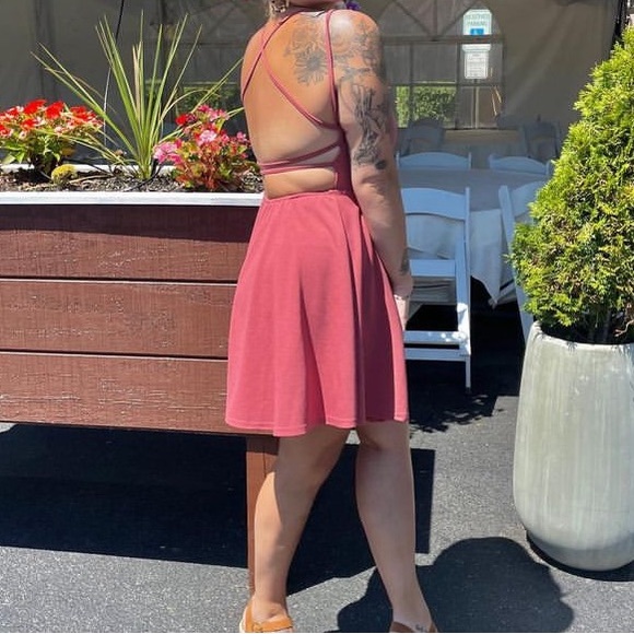 Open back SHEIN dress - Picture 6 of 6